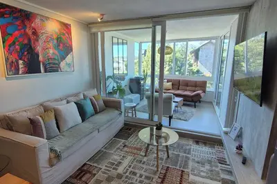 Image de Cozy apartment with lake view, perfect for rest and adventure.