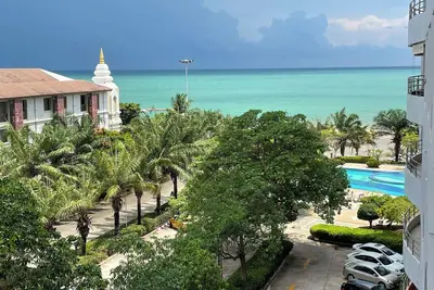 Image de Modern and beautiful apartment with large terrace and located on the beach