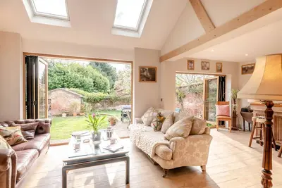 Image de The Glebe House - Quatre Chambres Maison, Couchages 8