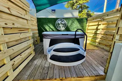 Image de Giv-Little Spot walking to the beach