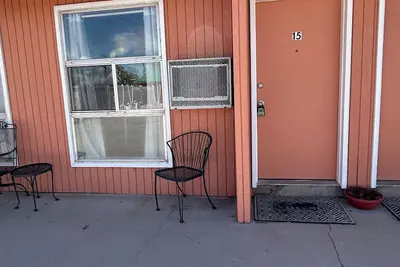 Image de Unit 14 at Spinning Wheel Motel in Historic Fillmore