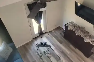 Image de Stunning 2-Bedroom Apartment with Modern Elegance