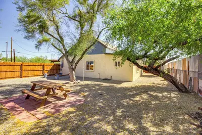 Image de 1 Mi to Dtwn Tucson: Home w/ Fenced-In Yard