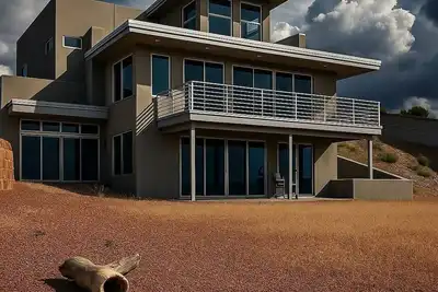 Image de Spacious Custom Home - Lake Views - Hot Tub - Stargazing - Ping Pong