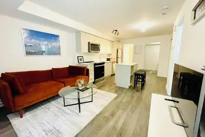 Image de Cozy 2 Bedroom townhome in Toronto!
