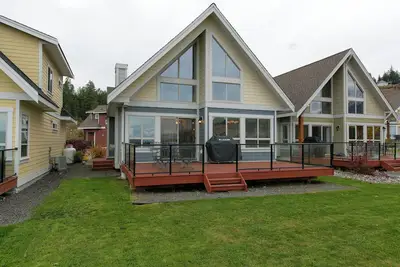 Image de La Casa Cottage 283-Stunning 2 Bed  and  Loft Cottage on Lake Okanagan