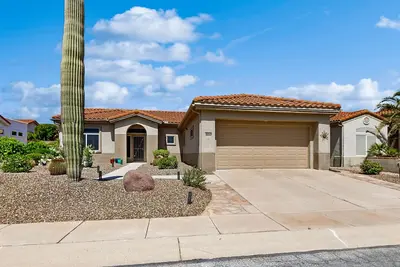 Image de Spacious home with access to shared pool/hot tub, sport courts, game room, & gym