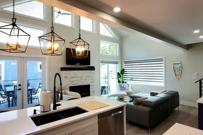 Image de La Casa Cottage 380-Stunning Modern Cottage at La Casa Lakeside Resort!