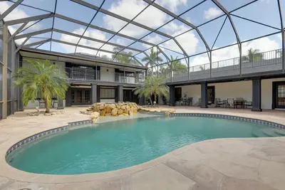 Image de Spacious & Modern Apt w/ Spa Access in Wellington!