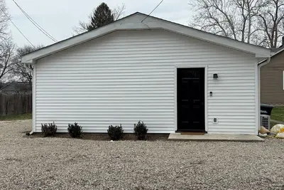 Image de The Cardinal. Newly built 1-bedroom cottage w/ WiFi and Ac in delightful Muncie