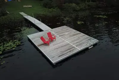 Image de 5 bedroom Pine Cottage on Sharbot Lake - Sleeps 12