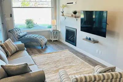 Image de Vino Villa is a beautiful private gated house, surrounded by vineyards.