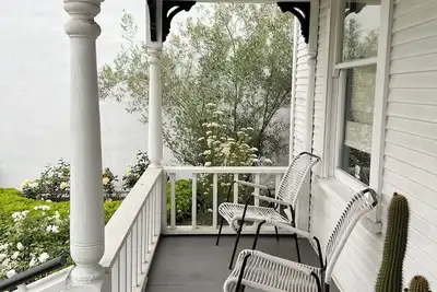 Image de Charming, 3-bedroom house in Whittier with WiFi, Ac near restaurants and hiking