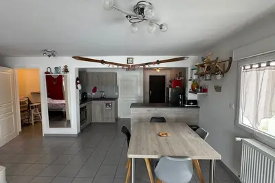 Image de Le Frontalier Suisse au pied de la Dôle en Rdc