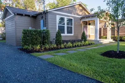 Image de Welcome to your stylish home away from home!