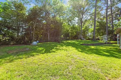 Image de Gorgeous Home with Idyllic Huge Yard