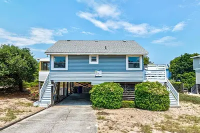 Image de Duck, Duck, Goose | 650 ft to the beach | Hot Tub