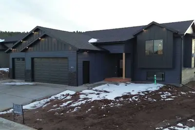 Image de Brand new home for 2025 Sturgis Rally!