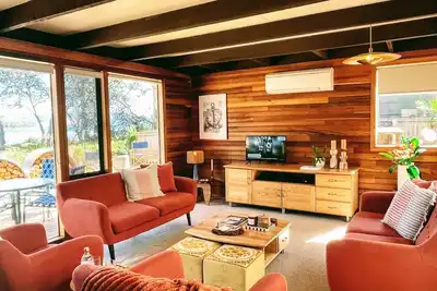 Image de Sunset Beach - Beach front family home  - Sleeps 8