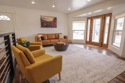 Image de Entire House Between Zion & Bryce w/ Hot Tub!