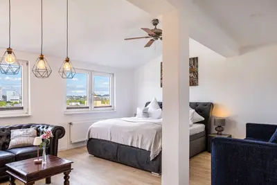 Image de Appartement de vacances 'Grimms Suite' avec balcon, Wi-Fi et climatisation