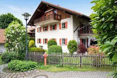 Image de Appartement 'Alpenglück - Mit Aussicht' avec vue sur la montagne et balcon