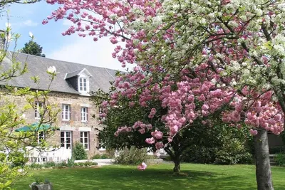 Image de La Longère 1750 30pers Hambye, piscine grand jardin
