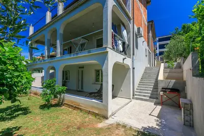 Image de Appartement d'une chambre avec la terrasse et la vue sur le mer Selce, Crikvenica (A-24323-a)