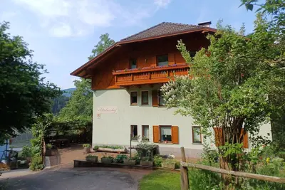 Image de Appartement 'Kastanienhain' avec vue sur les montagnes, Wi-Fi et climatisation