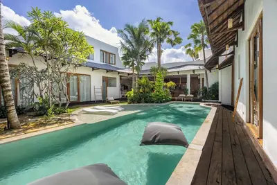 Image de Stylish Huge Lux New 6br 16px Next To Canggu
