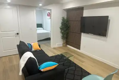 Image de Feels Like Home spacious 2-bedroom 1 bath Suite in Nw Calgary