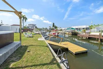 Image de Waterfront 2br Jacuzzi, Private Dock, Gulf Access, Dogs Ok, Open for Scalloping!