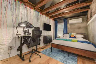 Image de ★HostWise Stays★ Game Lounge | Fire Pit | \"Cool Vibes\" | Great Location