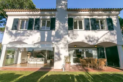 Image de Villa Canadell con piscina y vista mar