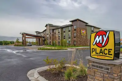 Image de Pet-Friendly North Aurora Getaway | Fully Equipped Kitchen & Free Parking