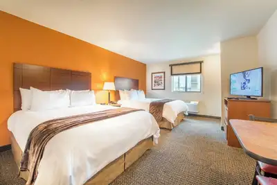 Image de Relaxing North Aurora Stay | Pet-Friendly, Modern Kitchen & Free Parking
