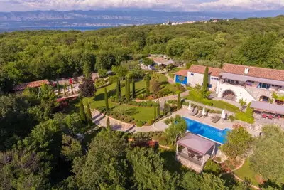 Image de Cypress & Olive House by Villas Guide