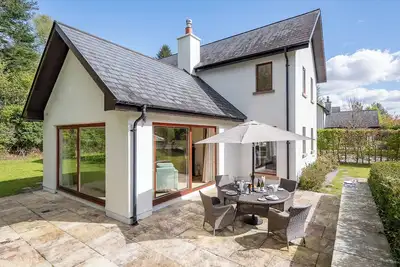 Image de Large home to sleep 8 in Kenmare. Free use of pool onsite