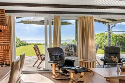 Image de \"Ørn\" - 5m from the sea by Interhome