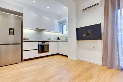 Image de Elegant flat 5    walk to metro panormou