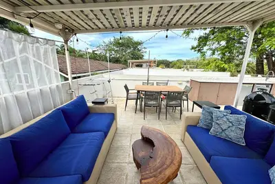 Charming Nook Second Floor Condo with Rooftop