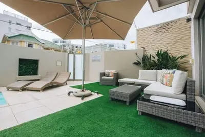 Image de New! Bantry Bay Luxurious Villa 50m from the sea