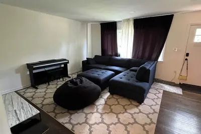 Image de Spacious 6-bedroom house with WiFi and Ac in charming Princeton