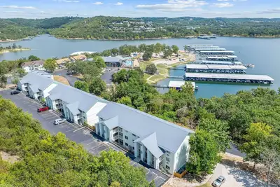 Image de Marina Magic: Marina with Boat Rentals