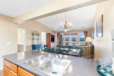 Image de Tranquil Marina Retreat: Condo with Boat Rentals
