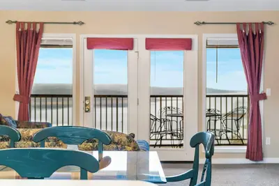 Image de Relaxing Lakeview: Condo with Marina Access