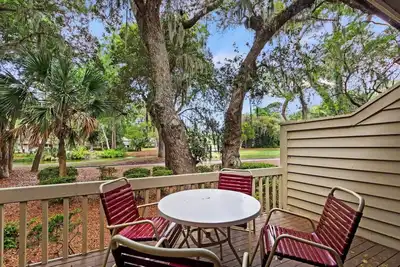 Image de 2884 - Spacious Sea Pines Villa, Pool + Views