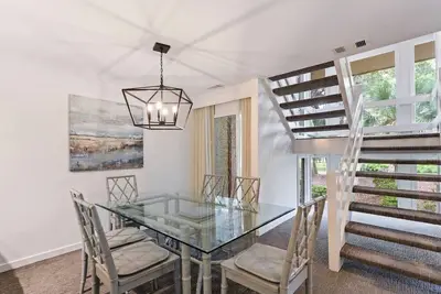 Image de 2887 - 2 Bd Sea Pines Retreat | Sleeps 8 + Pool