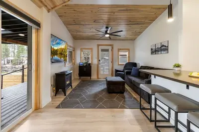 Shoreline Village Cabin 4