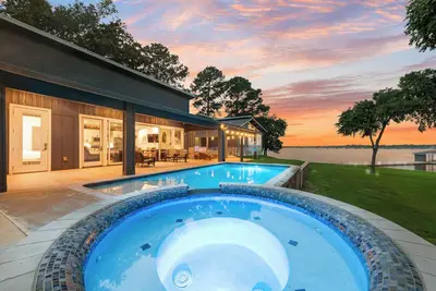 Image de Fall Special Luxury2 homes on lake Pool, Golf, Poker Rm, Hot Tub, Boat, 6tvfootball